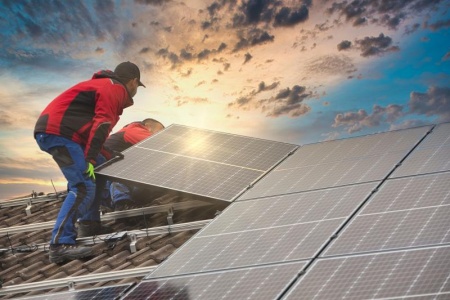 Les panneaux solaires, un investissement rentable pour votre habitation