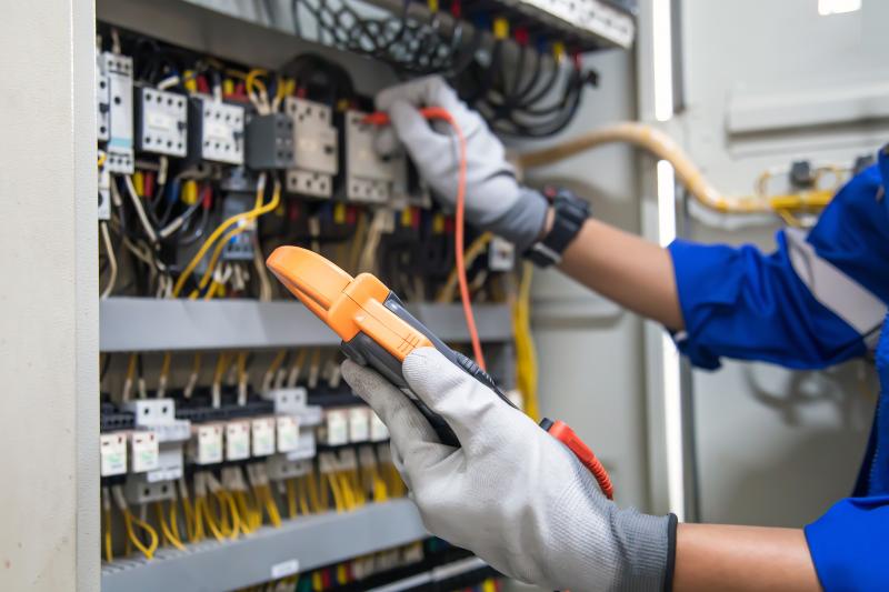 Mise aux normes électriques, pourquoi est-ce essentiel pour votre sécurité