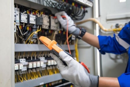 Mise aux normes électriques, pourquoi est-ce essentiel pour votre sécurité