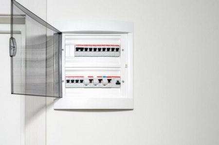 C&acirc;blage &eacute;lectrique : conseils d'experts pour une installation aux normes